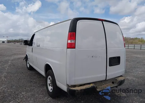 2019 Chevrolet Express 2500 Work Van z USA, uszkodzony, nr VIN 1GCWGAF16K1367364